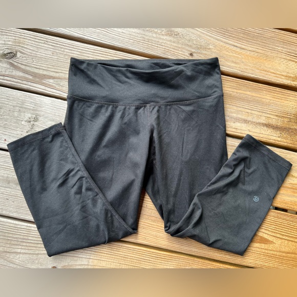 Champion Medium Black Capri Leggings Yoga Pants - Picture 3 of 5